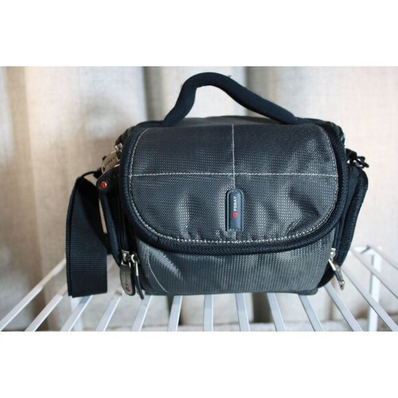 Foray Padded Shoulder Bag - Picture 3 of 9